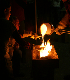 hot glass casting_night casting show